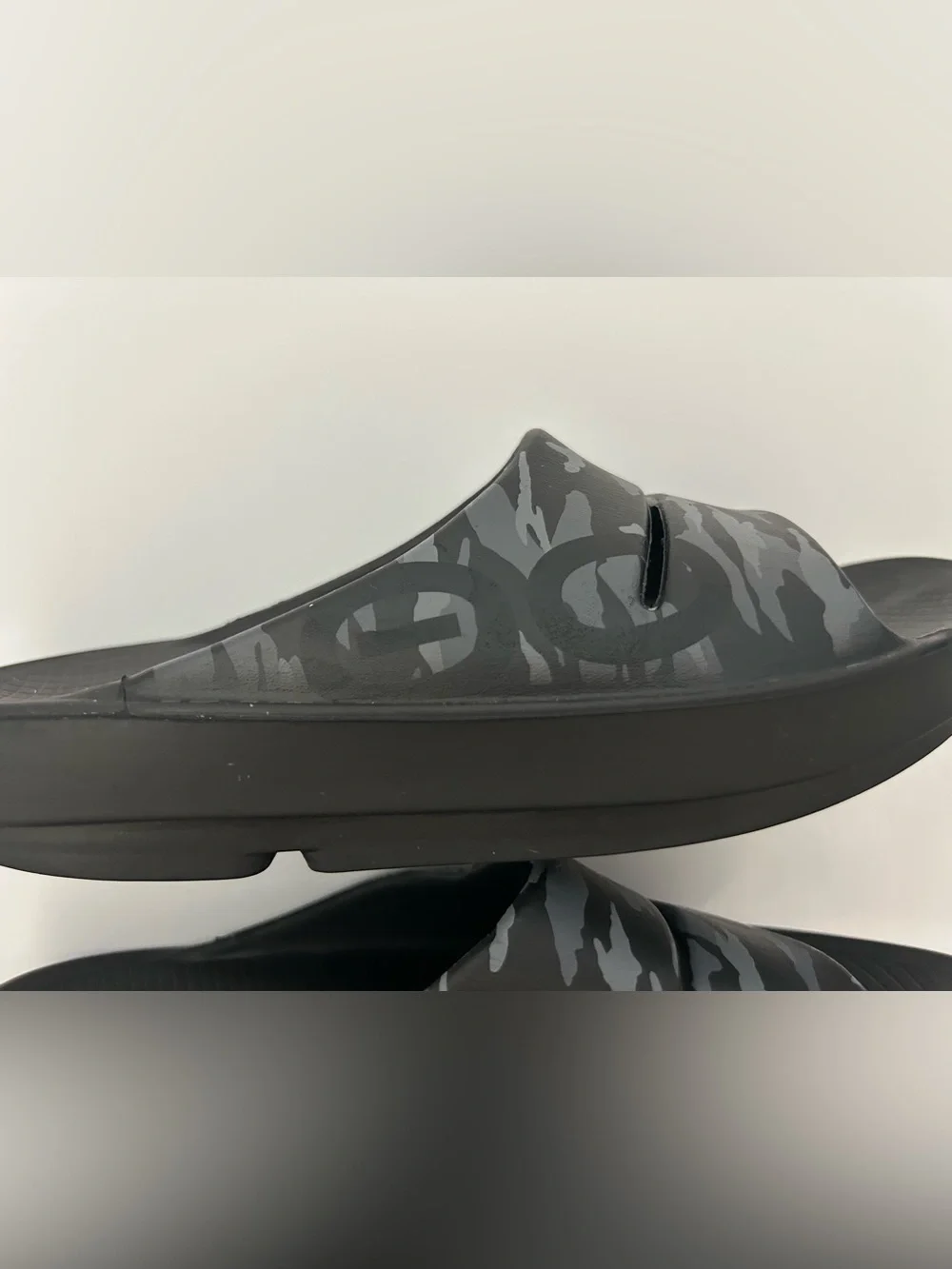 OOFOS OOahh Sport Slide Sandals Shoes Black Camo Recovery Comfort M8 W10 $70